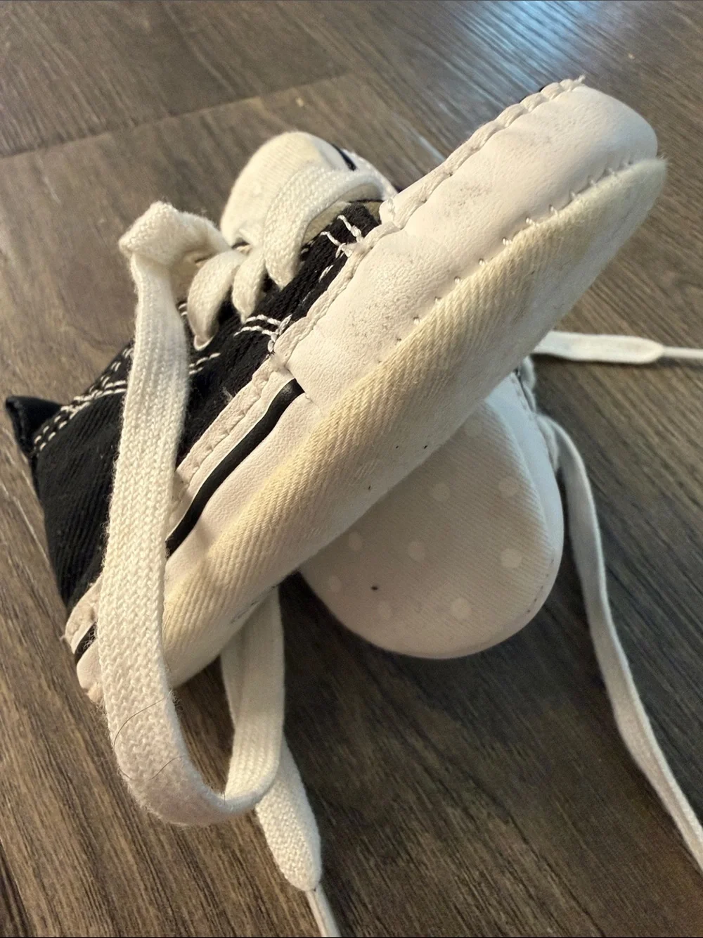 Converse Baby Size 2 Crib Shoes Black Classic High-Top Sneakers